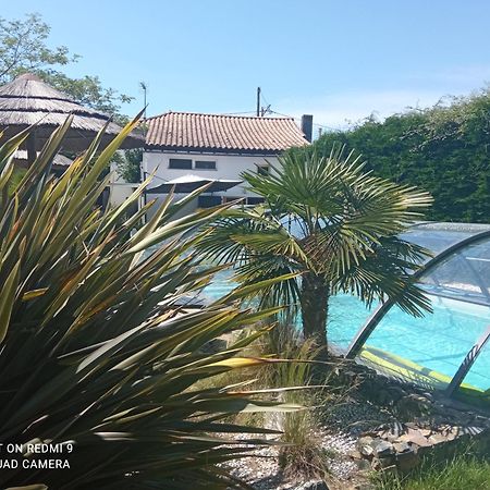 Bed and Breakfast Mas Des Vignes Piscine Chauffee Le Champ-Saint-Pere Zewnętrze zdjęcie